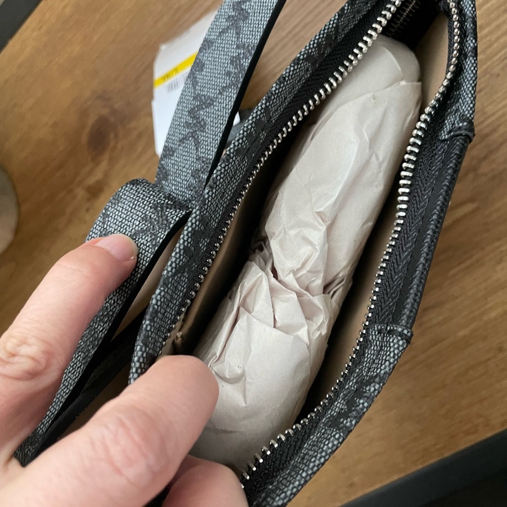 Michael Kors Belt Bag / Crossbody - Picture 8 of 10